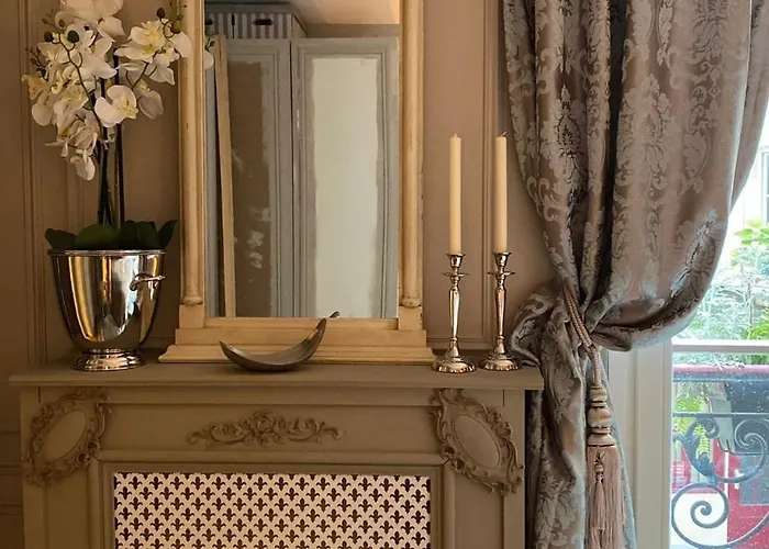 Elegant Luxury Private By Eiffel Tower Paris